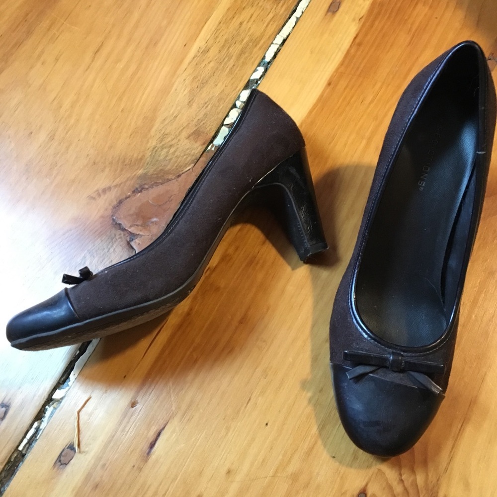 Brown suede Predictions heels size 8.5